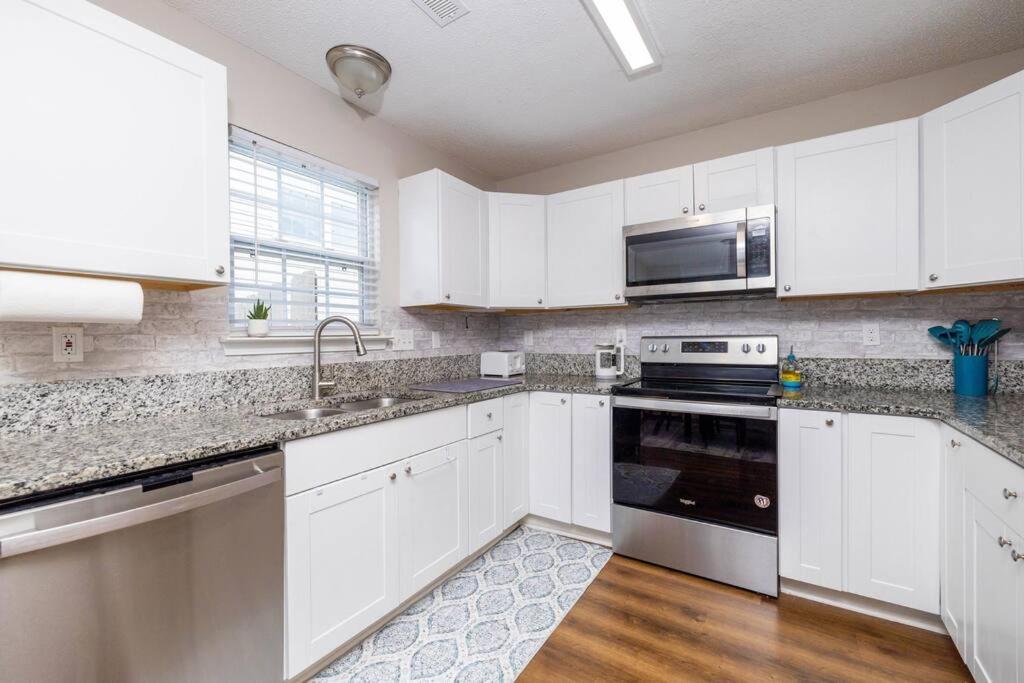 Queen City Family-Friendly Entire House, Charlotte Extérieur photo