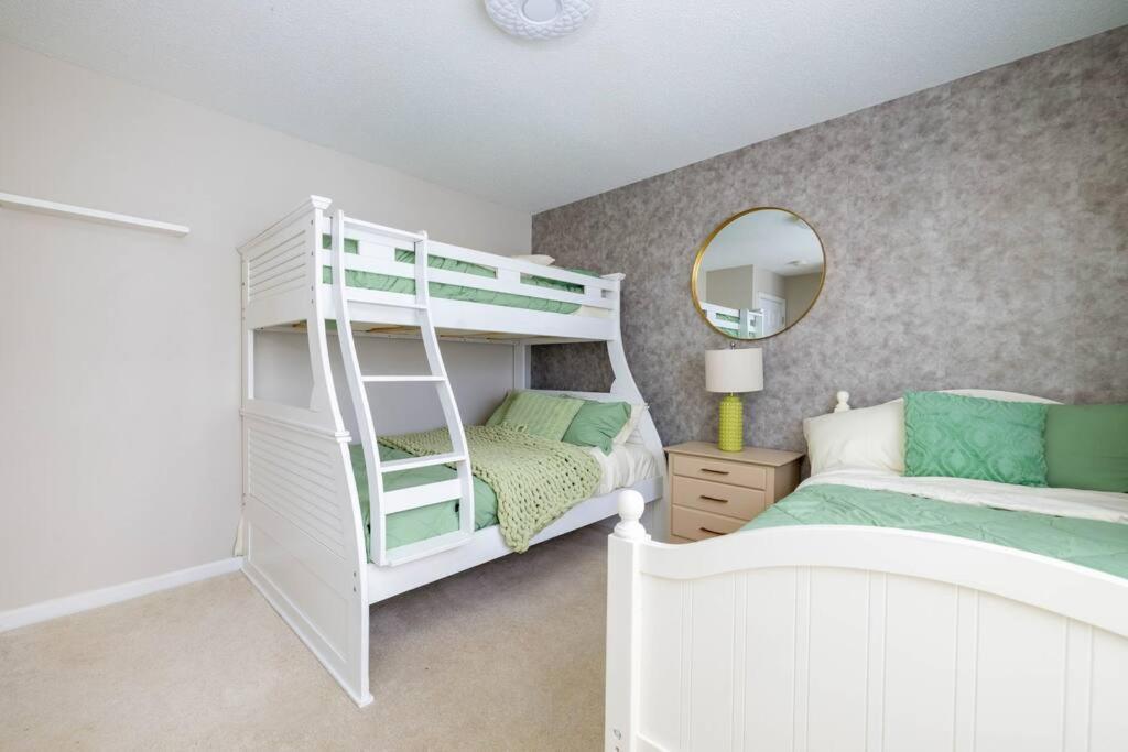 Queen City Family-Friendly Entire House, Charlotte Extérieur photo