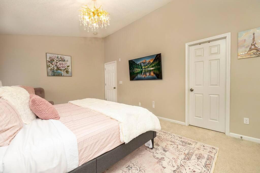 Queen City Family-Friendly Entire House, Charlotte Extérieur photo